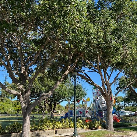 Cozy Studio Near Atlantic Ave W/Private Patio Delray Beach Exterior foto